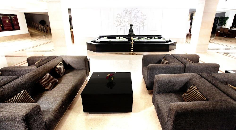 Greenpark Chennai Esterno foto Lobby