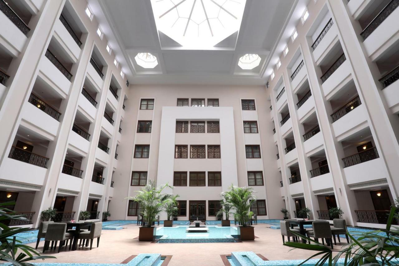 Greenpark Chennai Esterno foto The interior of the hotel